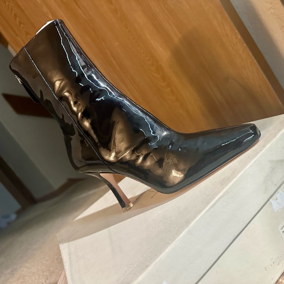 Black Suede Studio | Laura Boot in Black Patent Leather, size 38.5IT/8.5US - Picture 9 of 12